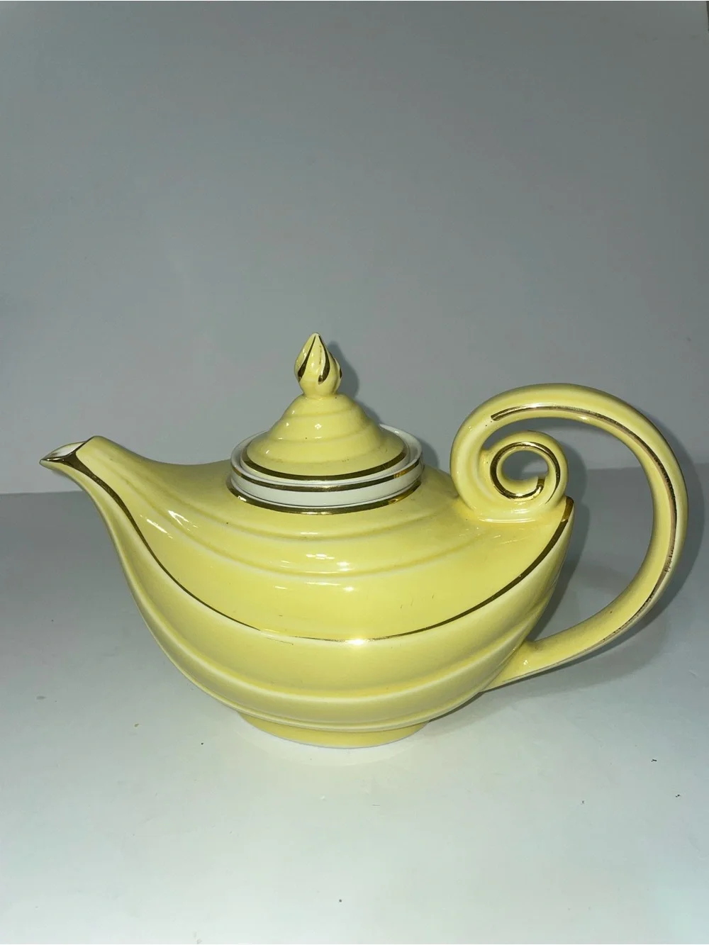 Vtg Hall Aladdin Genie Lamp Yellow 6-Cup Teapot, Diffuser, Lid, Gold Trimmings
